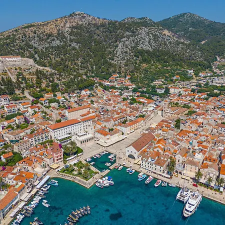 Vera Hvar Town
