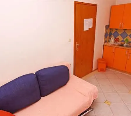 アパート Vera フヴァル