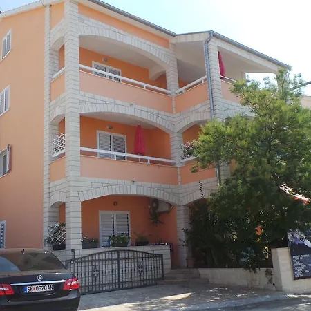 Vera Apartment