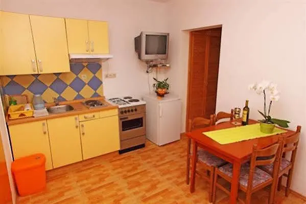 Apartment Vera *